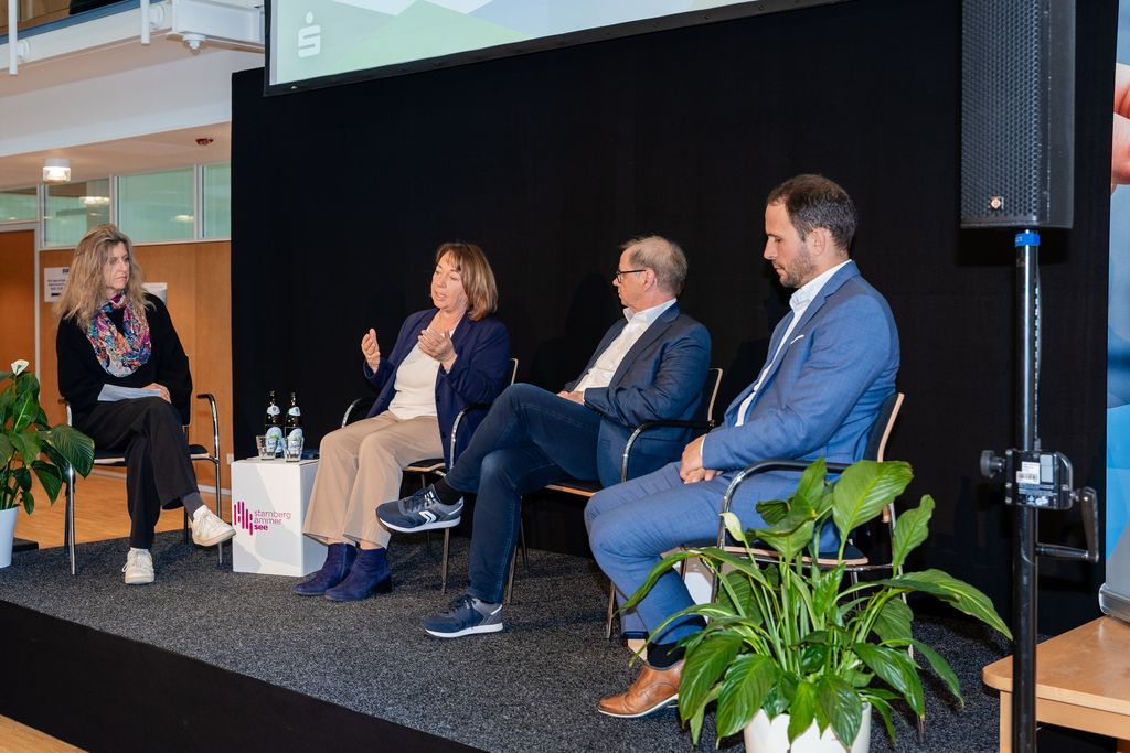 Podiumsdiskussion zum Thema „Energieversorgung der Zukunft“ auf der innoSTA 2025 ©Carolin Gmeinwieser