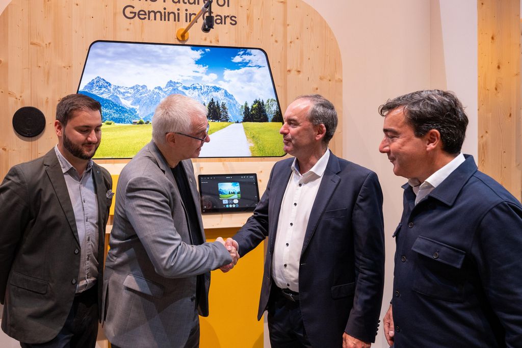 Impressionen des IAA Rundgangs mit Bayerns Wirtschaftsminister Hubert Aiwanger.