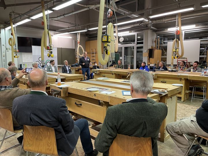 Werkstattgespräch Ausbildung im regionalen Handwerk. @ Regionalentwicklung Oberland