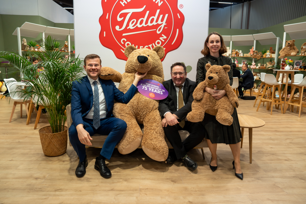 Impression vom Messerundgang Spielwarenmesse mit Staatssekretär Tobias Gotthardt
