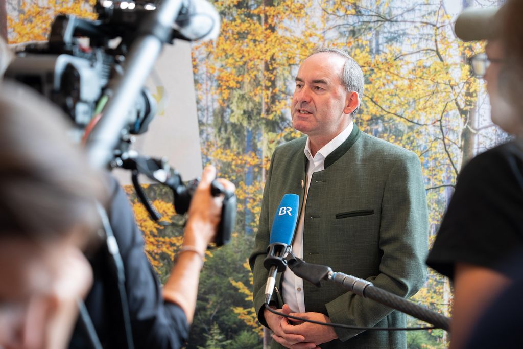 Impressionen des Festakts „Jubiläum 20 Jahre Bayerische Staatsforsten“.