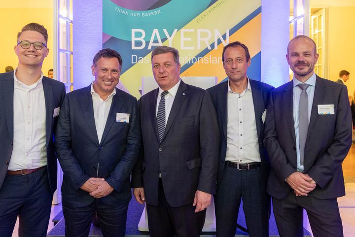 Der Bayerische Wirtschaftsminister Hubert Aiwanger und der Bayerische Verkehrsminister Christian Bernreiter laden zum Staatsempfang anlässlich der IAA MOBILITY 2023 ein.