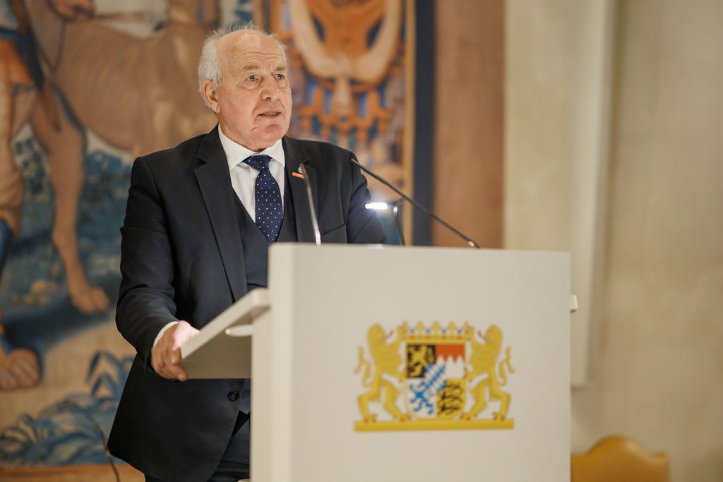 Bayerns Wirtschaftsstaatssekretär Tobias Gotthardt lädt im Namen der Bayerischen Staatsregierung zu einem Empfang anlässlich der 76. Internationalen Handwerksmesse in die Residenz München ein.