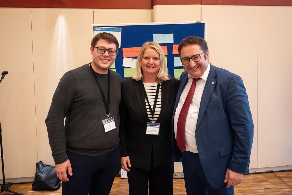 Impressionen des Jugendwirtschaftsgipfels 2025.