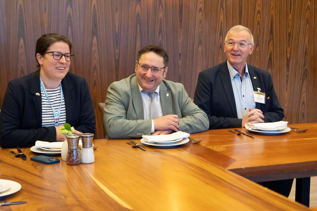 Bayerns Wirtschaftsstaatssekretär Tobias Gotthardt reiste vom 21. bis 28. März 2026 mit einer Wirtschaftsdelegation nach Mexiko.