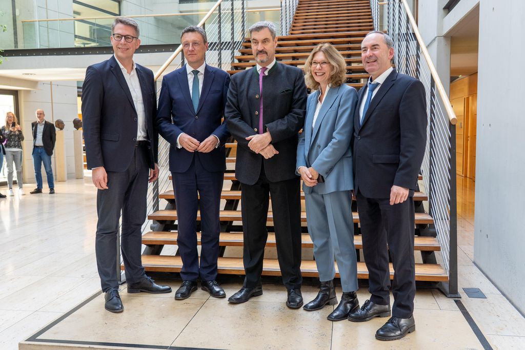 Unterzeichnung der Absichtserklärung zum neuen Institutsstandort in Würzburg