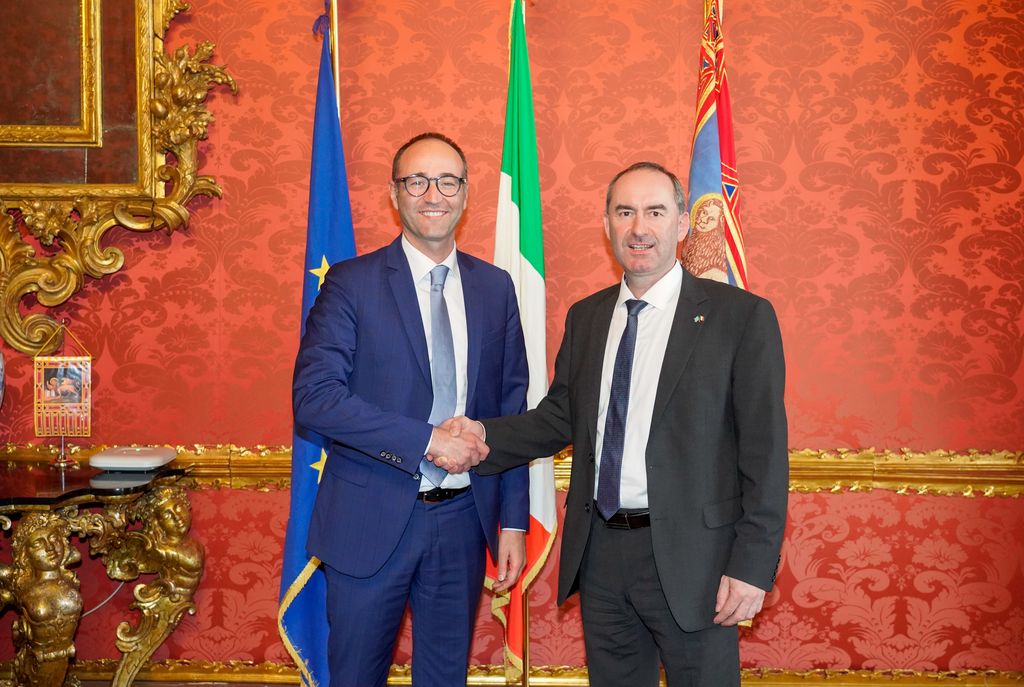 Federico Caner von der venetischen Regionalregierung und Bayerns Wirtschaftsminister Hubert Aiwanger. Foto: StMWi/E. Neureuther