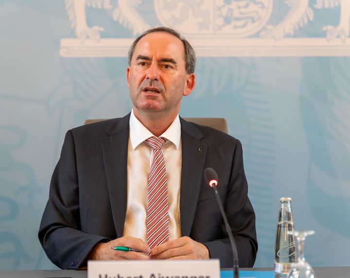 Wirtschaftsminister Hubert Aiwanger zum Thema Verteilnetzinitiative Bildquelle: © StMWi/E. Neureuther