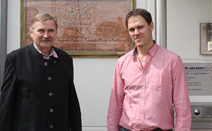 Vater Martin Empl gemeinsam mit seinem Sohn und Nachfolger Tobias Empl. 