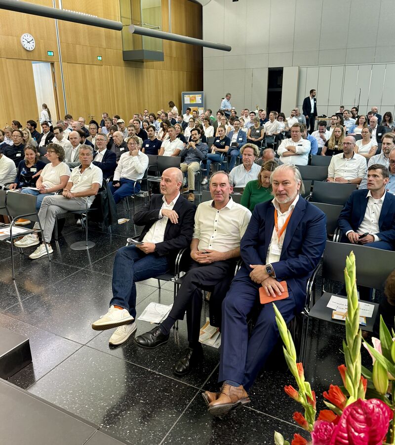 Zum Branchentag von LEE Bayern kamen mehr als 250 Praktiker der Energiewende. Foto: StMWi