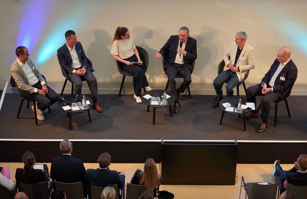 Impressionen des Bayerischen Nachfolgetages 2025 der Bayerischen Industrie- und Handelskammern in Bayern.