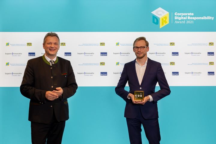 Bayerns Wirtschaftsstaatssekretär Weigert bei der Verleihung des Corporate Digital Responsibility Award 2021 in München 