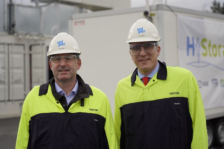 Bayerns Wirtschaftsminister Hubert Aiwanger und Uniper-COO Holger Kreetz. Foto: Franziska Meinl/StMWi