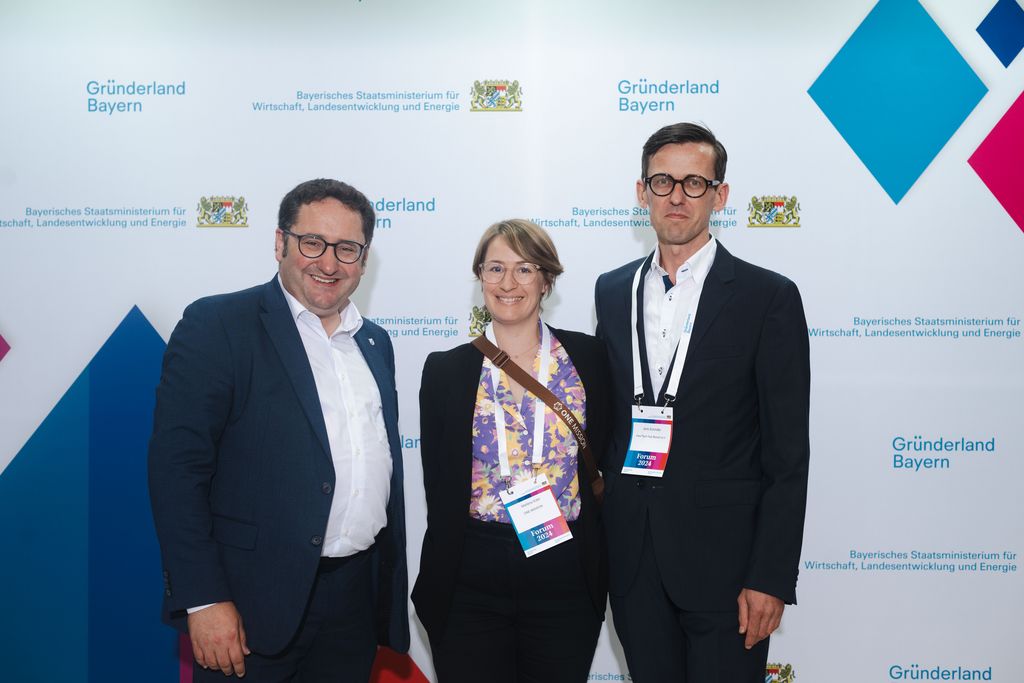 Das Bayerische Wirtschaftsministerium feiert das 10-jährige Jubiläum seiner Gründerinitiative Gründerland Bayern.