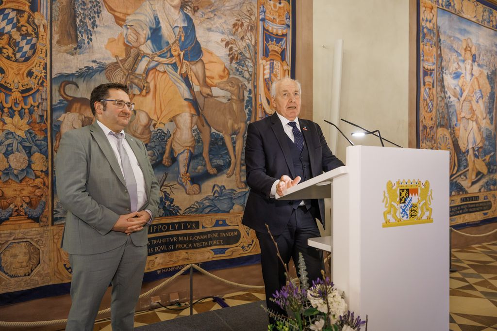 Bayerns Wirtschaftsstaatssekretär Tobias Gotthardt lädt im Namen der Bayerischen Staatsregierung zu einem Empfang anlässlich der 76. Internationalen Handwerksmesse in die Residenz München ein.