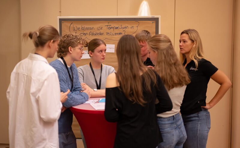Impressionen des Jugendwirtschaftgipfels 2024.
