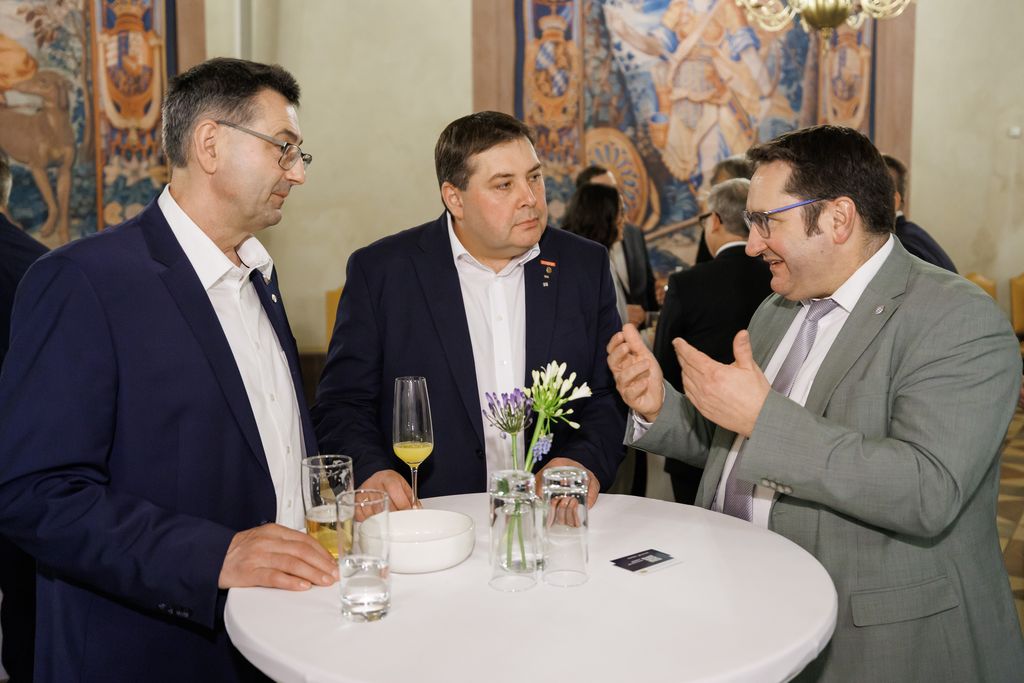 Bayerns Wirtschaftsstaatssekretär Tobias Gotthardt lädt im Namen der Bayerischen Staatsregierung zu einem Empfang anlässlich der 76. Internationalen Handwerksmesse in die Residenz München ein.