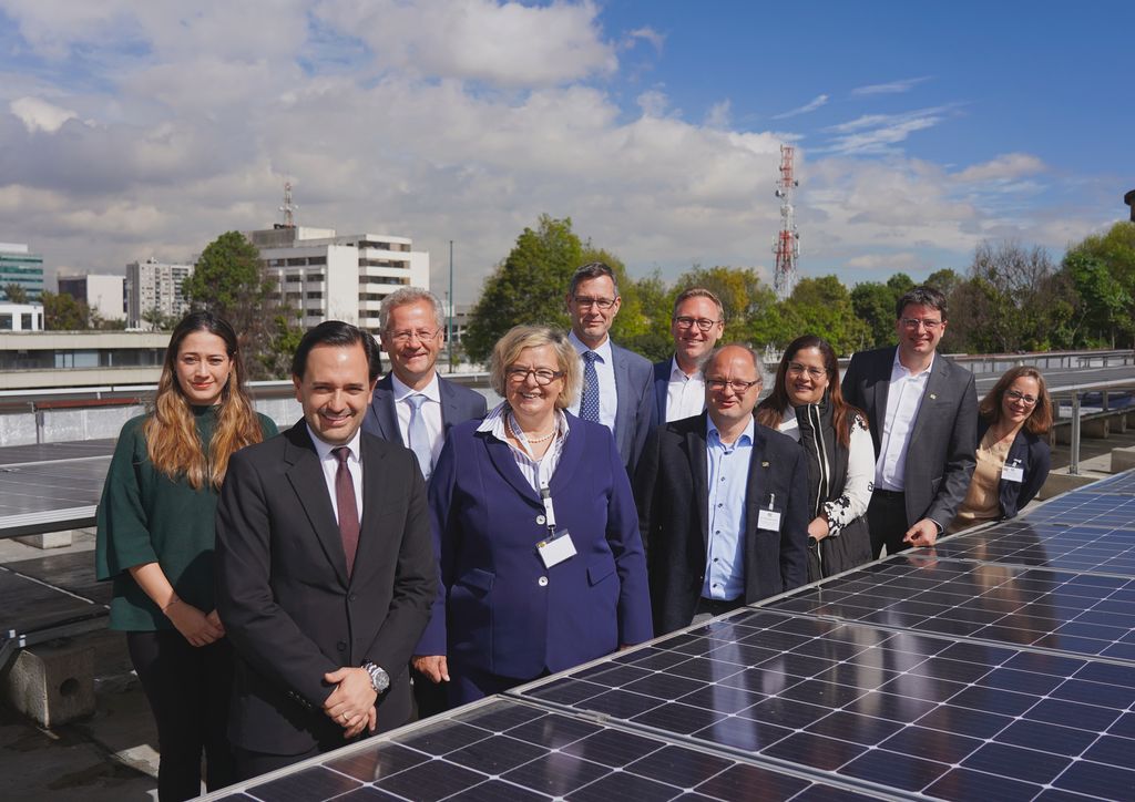 Energieminister Diego Mesa (2.v.l.) empfing die Delegation im Energieministerium in Bogotá. Foto: StMWi.
