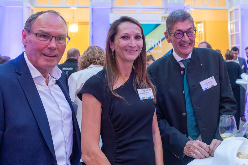 Der Bayerische Wirtschaftsminister Hubert Aiwanger und der Bayerische Verkehrsminister Christian Bernreiter laden zum Staatsempfang anlässlich der IAA MOBILITY 2023 ein.