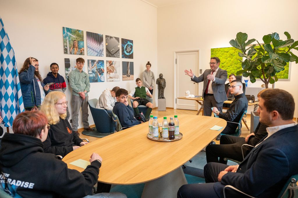 Impressionen zum Lernort Staatsregierung