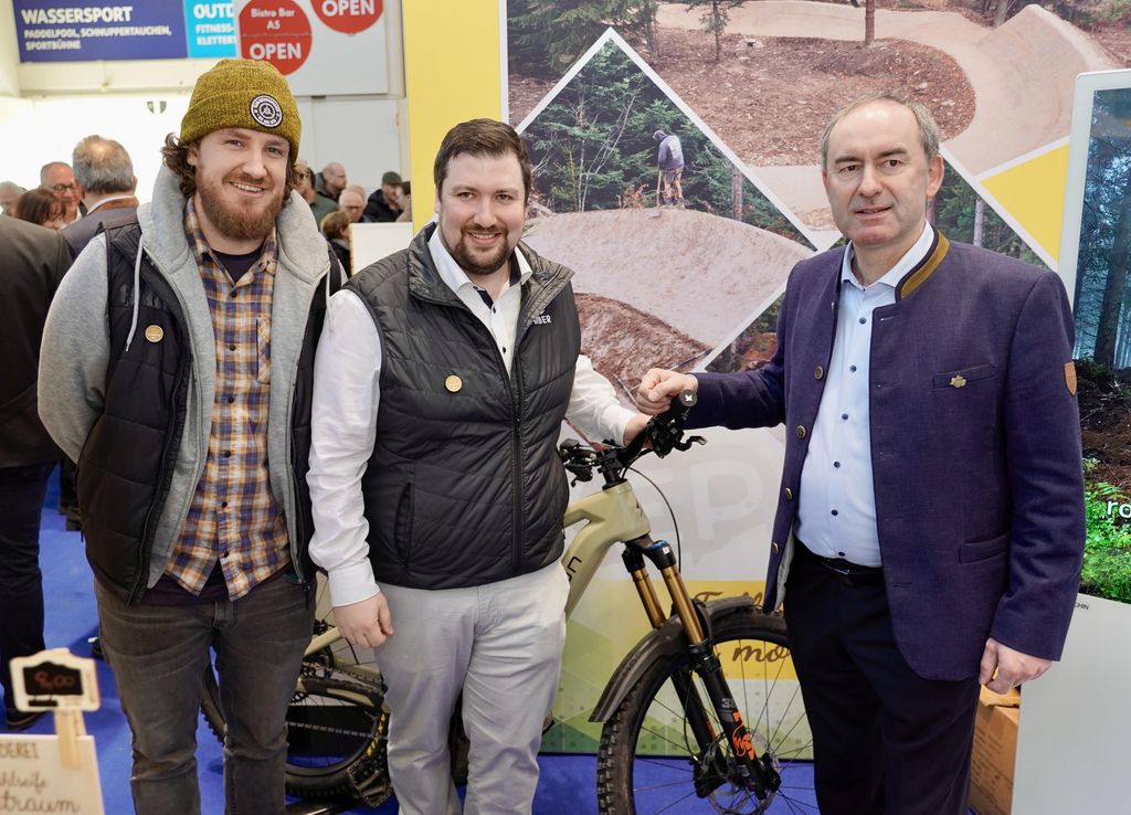 Impressionen der Eröffnung der Messe „f.re.e 2025“ in München.