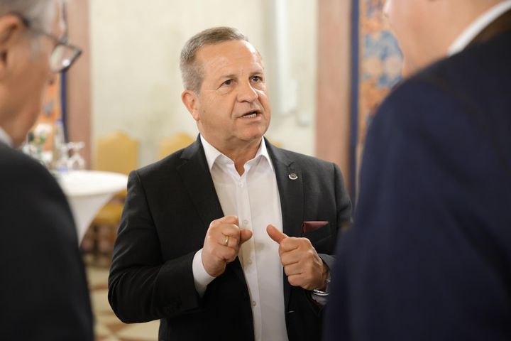 Tobias Gotthardt (Staatssekretär im Bayerischen Wirtschaftsministeium) lädt am 12.03.2025 anlässlich der Internationalen Handwerksmesse zum Empfang in den Kaisersaal der Residenz München ein.